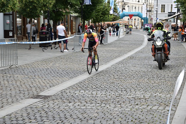 還是中游與 還是中游與